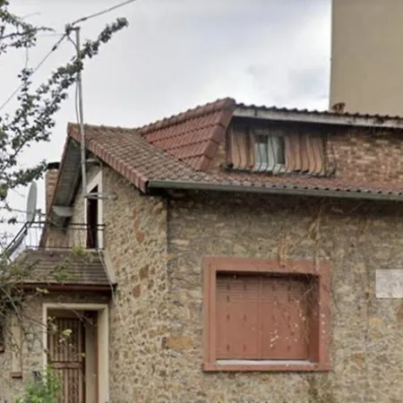 Avec Balcon Dans Charmante Maison Pret D' Aeroport D'orly Et Proche Paris Villeneuve-le-Roi